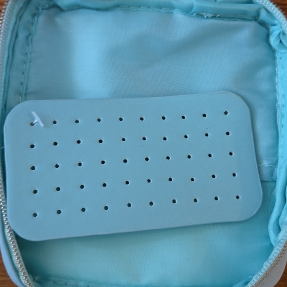 Travel Case for Jewelry and Headphones - Picture 5 of 5